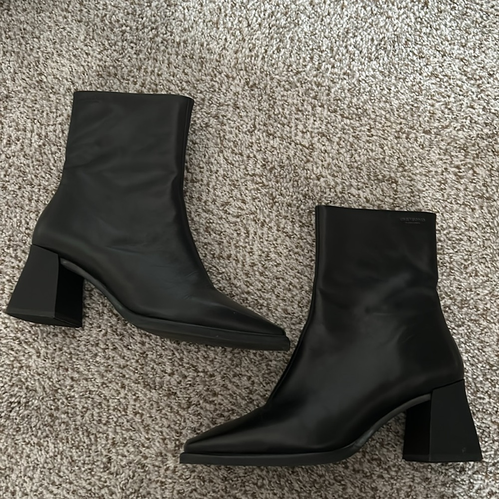 Vagabond Black Leather Hess’s Bootie in Size 37 EU / 7 US